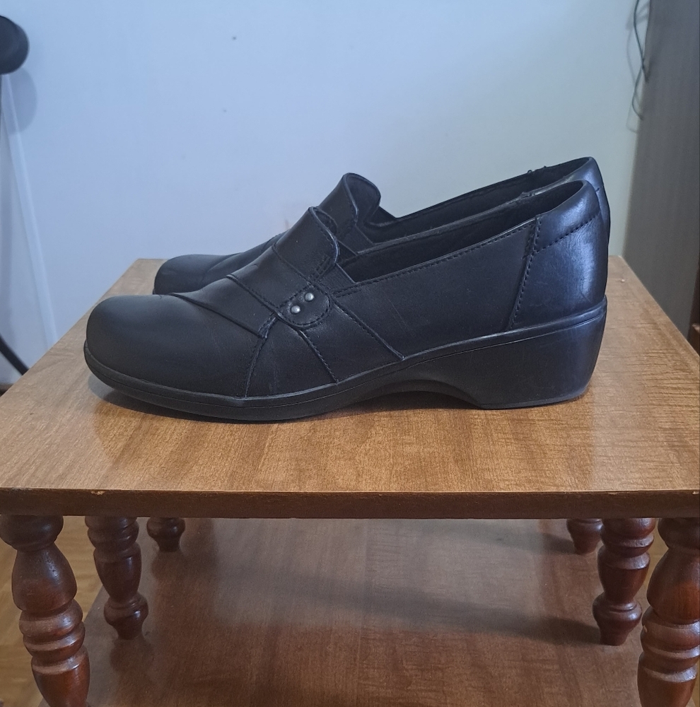 Clarks Collection Black Soft ,  Womens 11M Casual Comfort Shoes